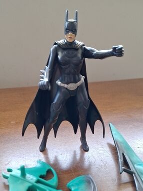Batgirl From Dc Comics Batman And Robin 1997 Action Figure with Cape, Alicia Sil